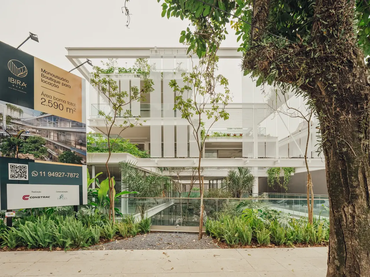 Ibira Work: Fachada do edifício na Rua João Lourenço · foto